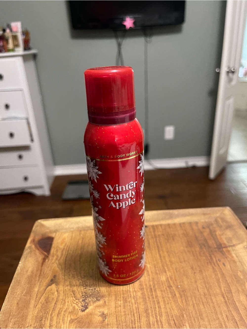 Bath & Body Works Winter Candy Apple Shimmer Spray - Red